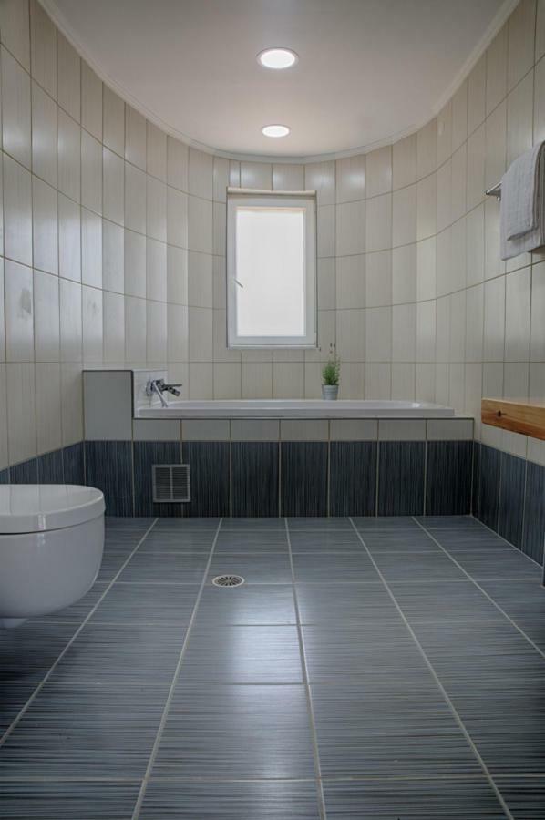 Modern Eco Friendly Villa Close To Town Пелекас Экстерьер фото