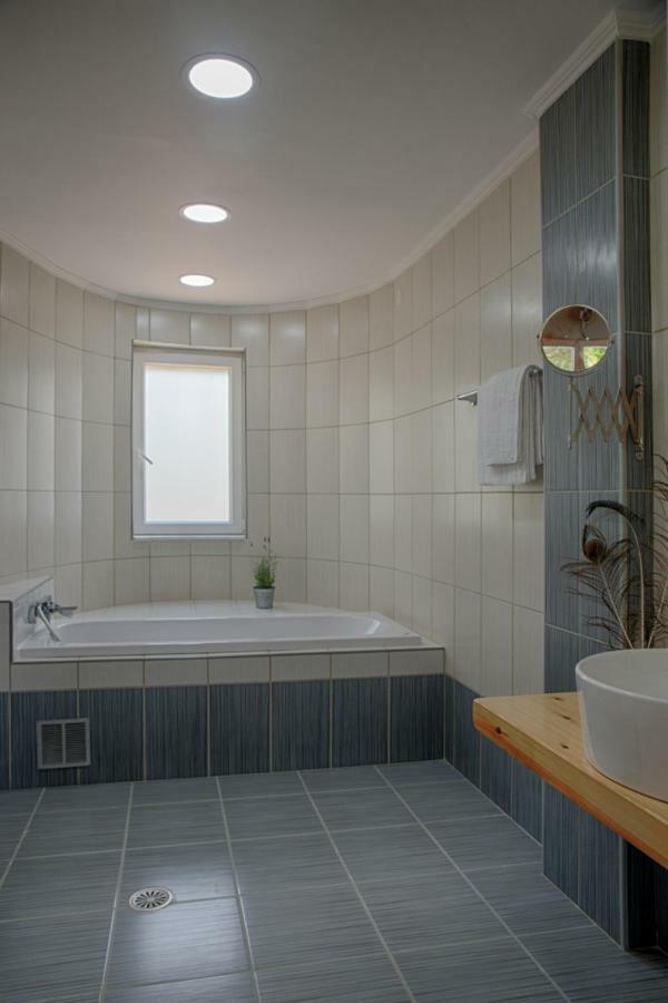 Modern Eco Friendly Villa Close To Town Пелекас Экстерьер фото